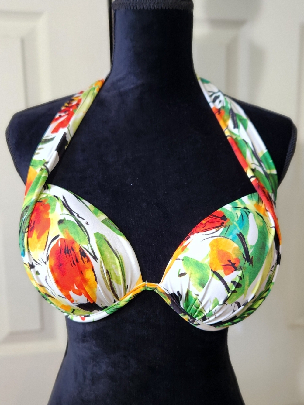 NWOT VENUS Marilyn Pushup Halter Bikini Top DD